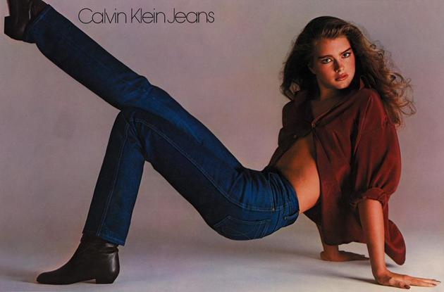 波姬小丝 1980 年的 Calvin Klein Jeans 大片，成为此次的图案来源之一 （图片来源：ALUX）