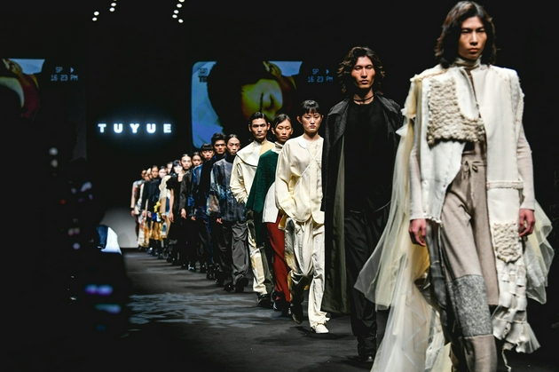 「TUYUE涂月」2021FW「幸存者日记」