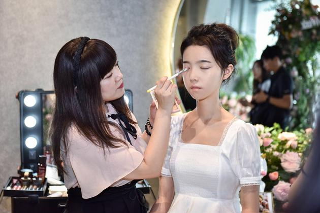 韩国彩妆老师——Cat