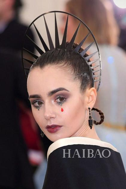 Lily Collins