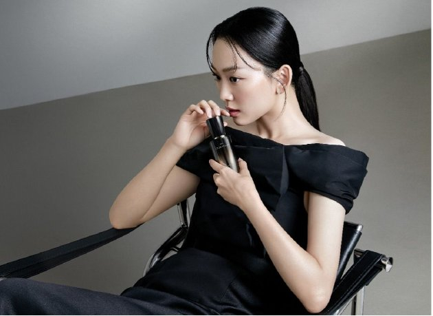 秀雅韩官宣品牌代言人秦基周携手探索臻颜之美