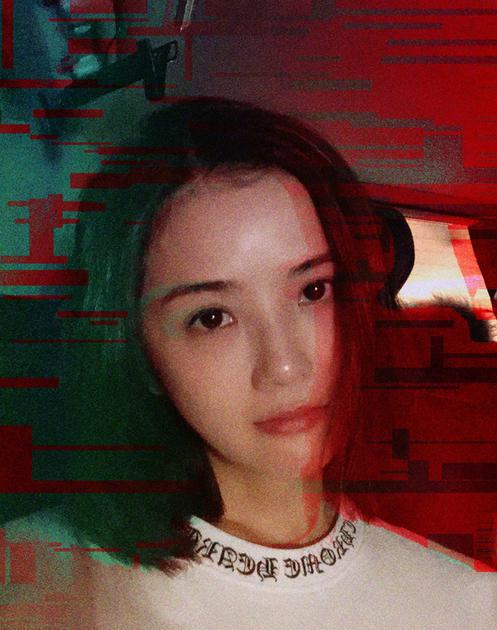 蔡卓妍自拍