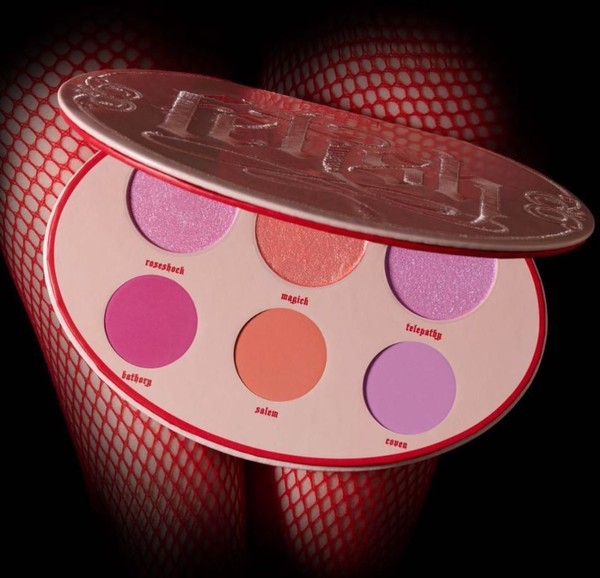 新推出的眼影盘