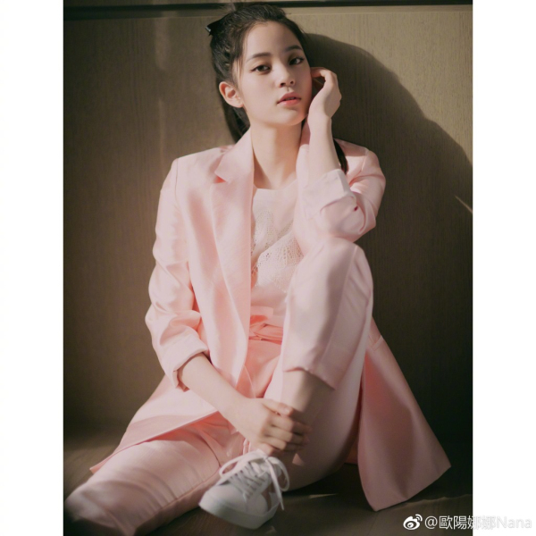欧阳娜娜高马尾