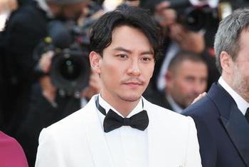 戛纳红毯男星小心思