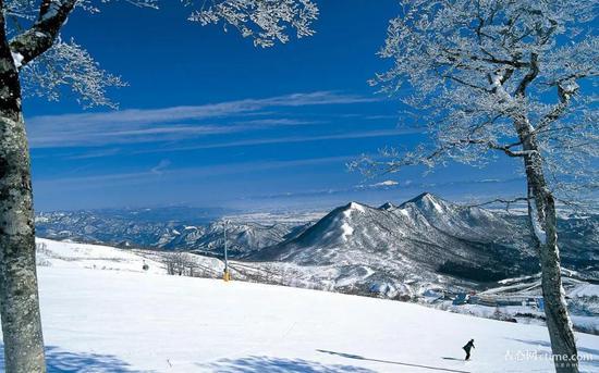 四五月份还能来日本滑雪，图片来源：japan by japan