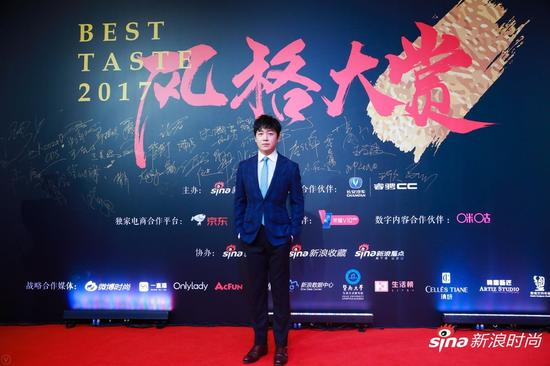 潘粤明亮相2017风格大赏红毯