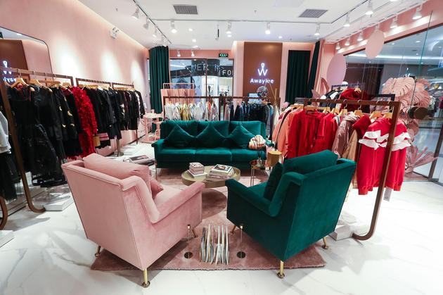 Awaylee“设计师李薇的家”首家概念店