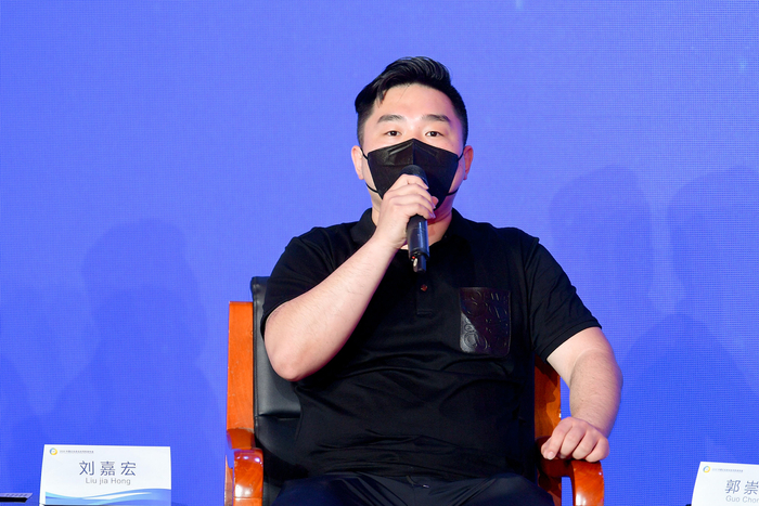 海外青少年权益保护与发展联合会秘书长刘嘉宏