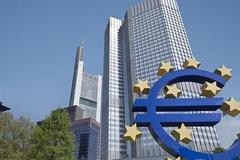 欧洲央行决定维持利率不变 多家央行加息预期落地