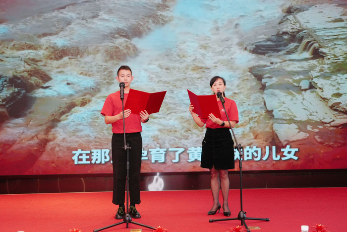 图二：腾讯微保员工积极参与深圳保险业2025年诗歌朗诵比赛