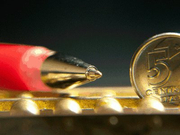 近10年原油价格3次大跌 A股与美股谁受影响更大