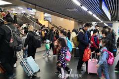 北京西站部分列车因京广高铁接触网故障停运，旅客可全额退票