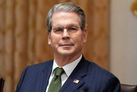 美财长说美未攻击伊朗能源设施