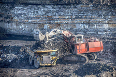 发改委八次表态严查高煤价，动力煤期货三板跌停