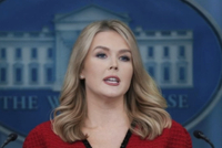 白宫发言人与60岁丈夫宣布有喜，曾被特朗普猛夸“那脸、那嘴、那脑袋”