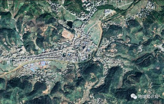 生活在粤东、西、北大山中的小众人民往往就被大的统计数字掩盖掉了