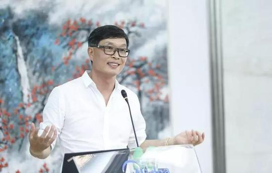 　　中国企业家俱乐部理事、美的集团董事长方洪波