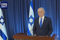 以色列总理内塔尼亚胡露面，威胁刺杀伊朗新最高领袖！讲话时多地响起警报，透露每天都会与特朗普通话