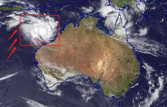 （超强台风维罗妮卡登陆西澳前的云图，其云系面积接近澳洲领土1/8）