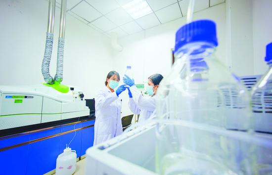 　　大庆亿莱检验检测技术服务有限公司实验室。
