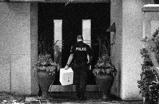 12月15日，警方进入谢尔曼家