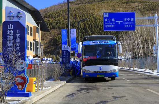 氢燃料电池汽车正在服务中