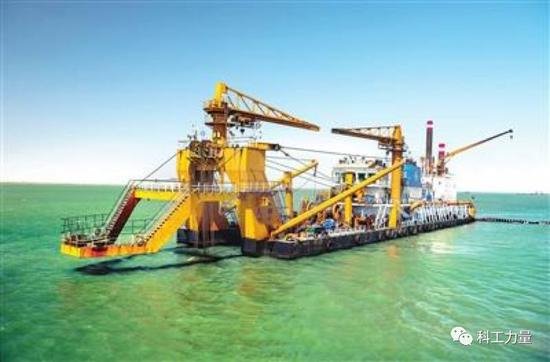 2006年，天航局成功建造中国第一艘拥有完全自主知识产权的现代化大型绞吸挖泥船“天狮”船。