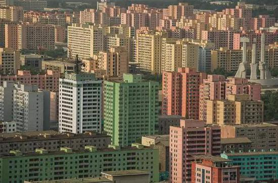 △ 平壤市五彩斑斓的房屋