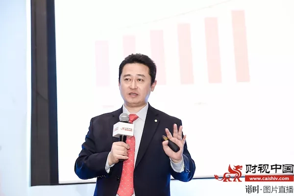 （太平洋保险首席投资官邓斌）