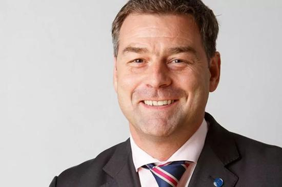 霍森：论如何成为一个不合格的接盘侠