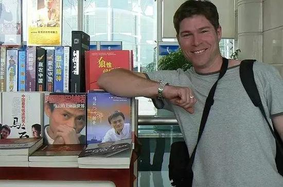 2008年杭州机场，马云少年时期的澳大利亚笔友戴维·莫利