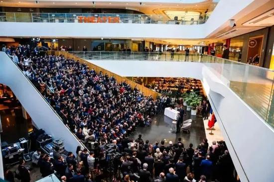 马克龙选址SOHO 3Q 演讲