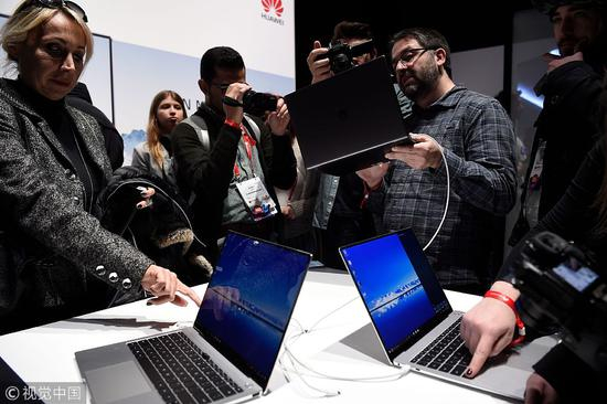 （2018年2月26日，巴塞罗那，华为MateBook pro发布会现场 图/视觉中国）