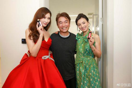 吴宗宪、林志玲、张庭（最右）出席该微商品牌活动 图片来源：张庭微博