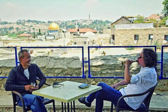 王石在以色列拍纪录片的花絮。