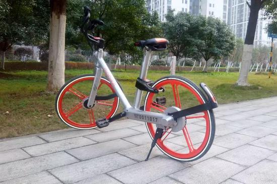 除了人员和补贴，收购摩拜，正是美团点评2018年亏损扩大的根源。