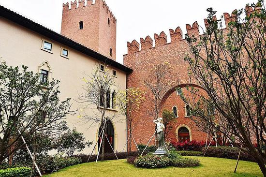 意大利风情的自助餐馆。