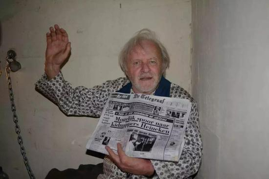 海涅根在最恰当的时间，从内部攻破了绑匪的心理防线，他最终取得了胜利。