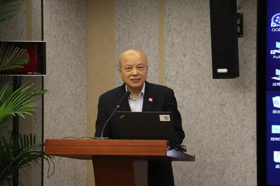  基金会副理事长、中国发展高层论坛秘书长卢迈