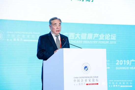 原卫生部规划财务司司长、中国医学装备协会理事长赵自林