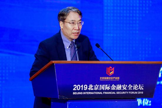 中国出口信用保险公司首席经济学家王稳