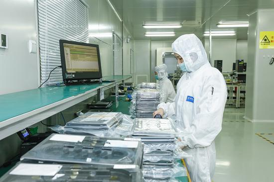 创鑫激光连续中高功率光栅生产线