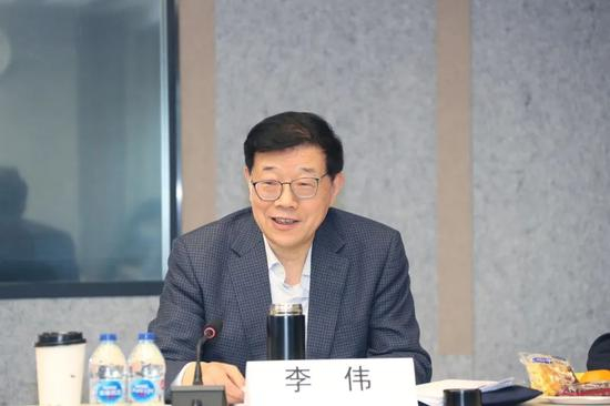  中国发展研究基金会理事长李伟