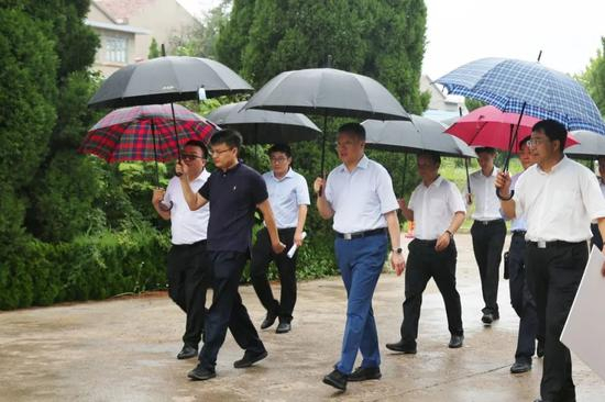 温刚到莱阳市进行项目调研