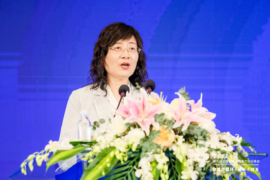 中银金融租赁有限公司党委书记、董事长程慧娟