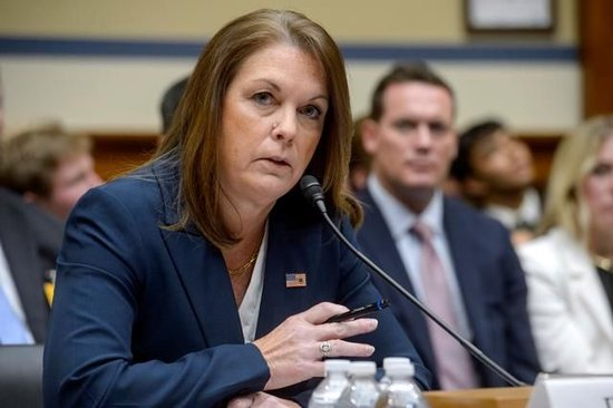 　　7月22日，时任美国特勤局局长金伯莉·奇特尔在美国华盛顿出席国会众议院监督与问责委员会举行的听证会。新华社/美联