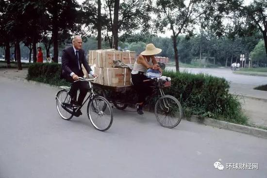 阿维兰热在80年代曾造访中国，他敏锐地预言：“中国队杀进世界杯16强绝非奢望！”🙃