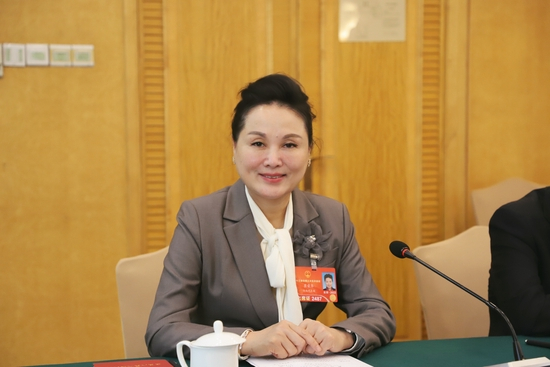 全国人大代表、荣华控股企业集团党委书记兼董事长崔荣华 图片来源：受访者供图