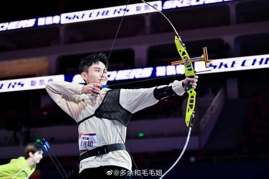 多余和毛毛姐参加全明星运动会